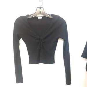 Black lace up long sleeve crop top